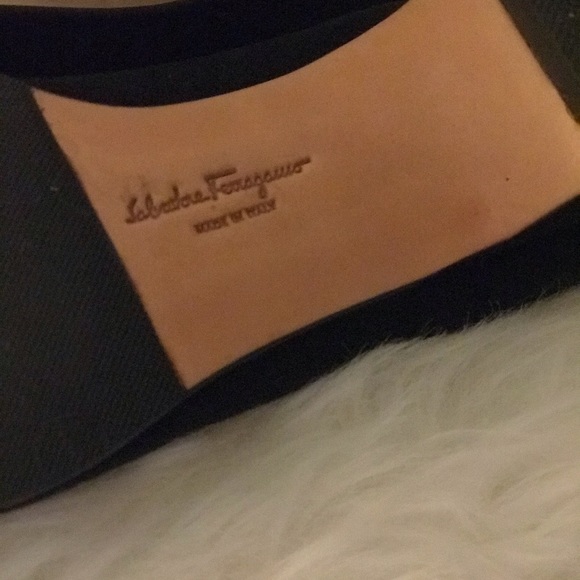 Salvatore Ferragamo loafers with tassel suede NWOT - Picture 2 of 3